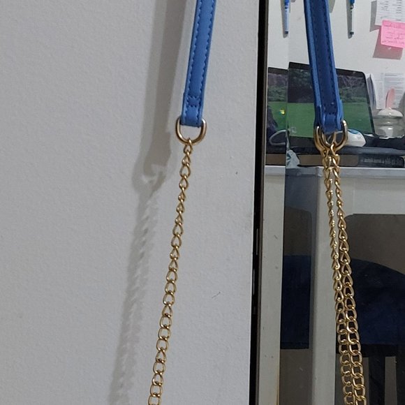 OLIVIA MILLER Easy On Slip On Messenger Style Handbag Beautiful Blue Gold Tassel - Picture 7 of 10